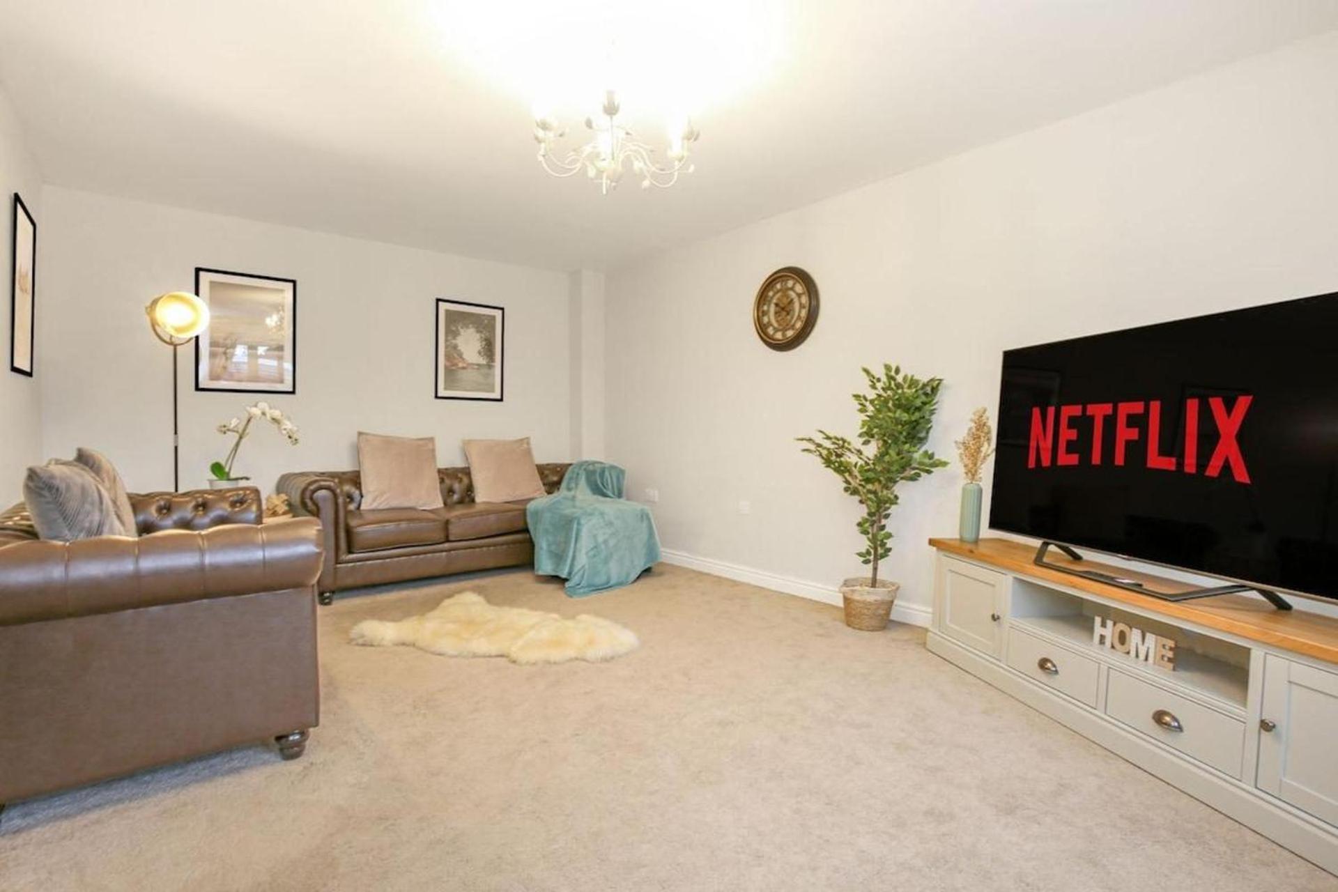 Detached 4 Bed-Ultrafast Wifi Garden Free Parking Villa Milton Keynes Exterior photo